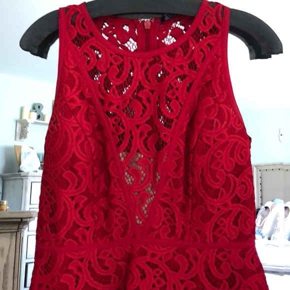 Gorgeous BCBGMAXAZRIA Lace dress - Picture 2 of 5